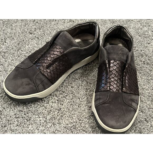 Johnston Murphy Women's Slip On Sneakers‎ Sz 6M Gray Suede Reptile Comfort Shoes - Picture 3 of 14